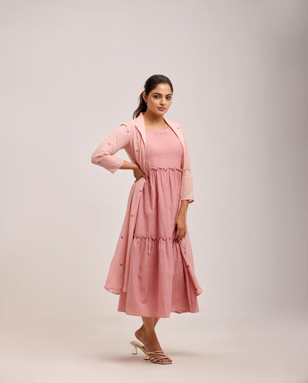 SOUTH INDIAN ACTRESS NIKHILA VIMAL IN PINK GOWN